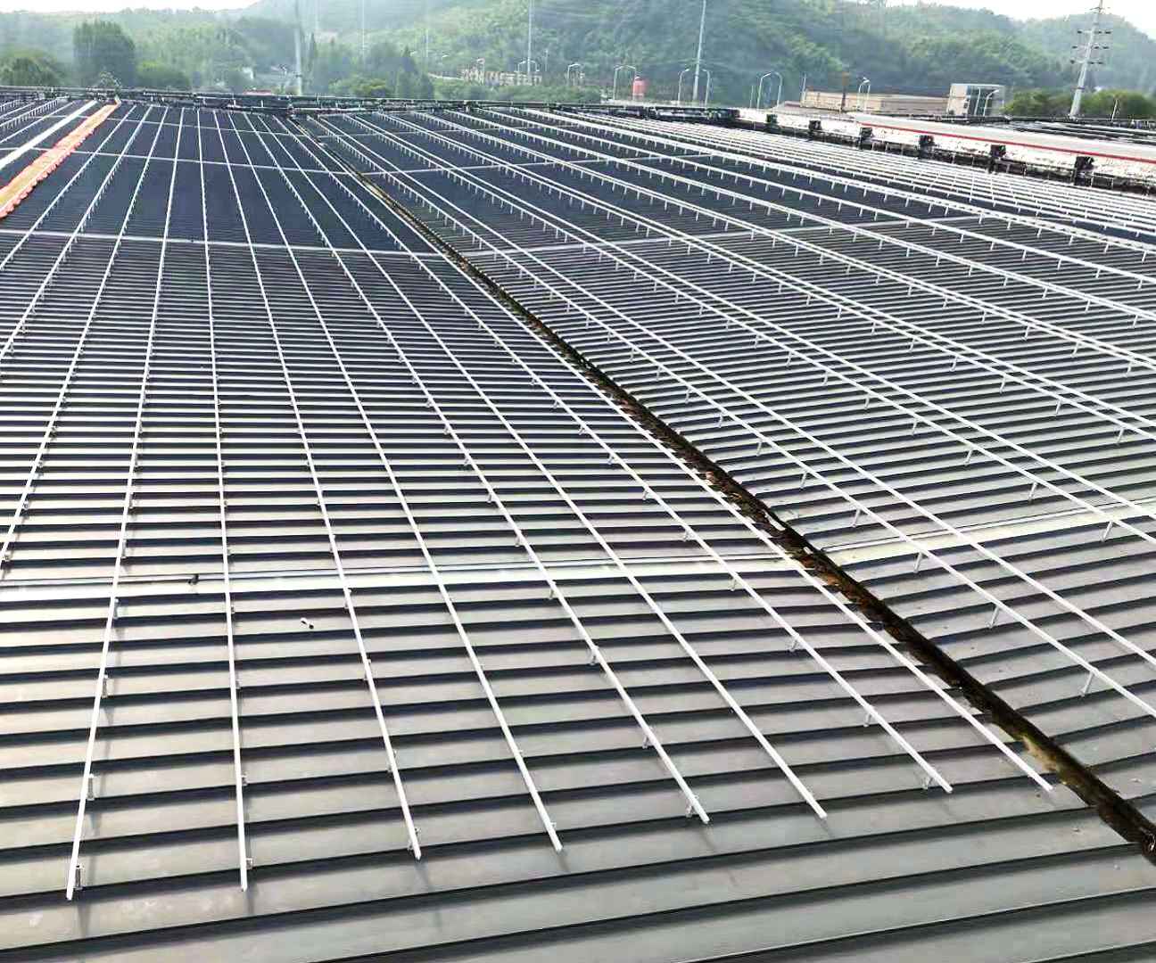 Estrutura solar em telhado de estanho 7,9MW