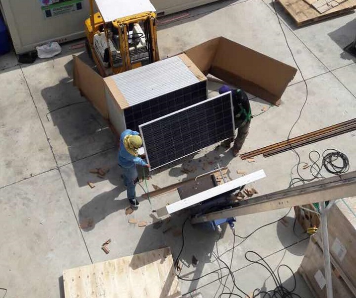 Instalação de montagem solar no telhado